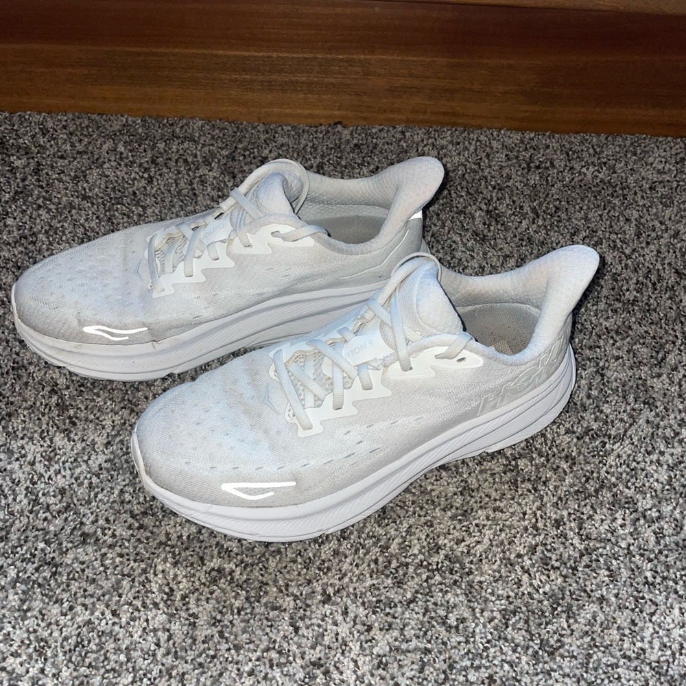HOKA Clifton 9 One One - Women’s 8